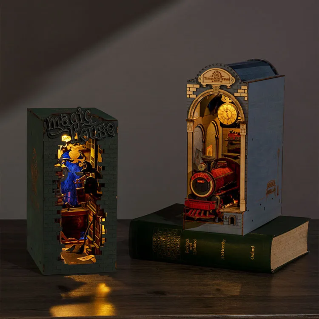 Idealny prezent — Time Travel DIY book nook / nook kit dla fanów czytania i DIY