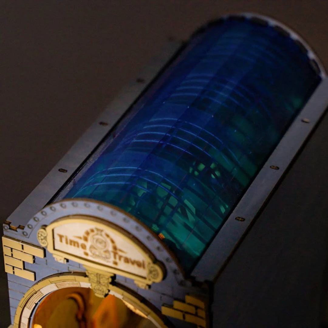 Time Travel — detal 3, miniaturowy domek DIY / book nook kit