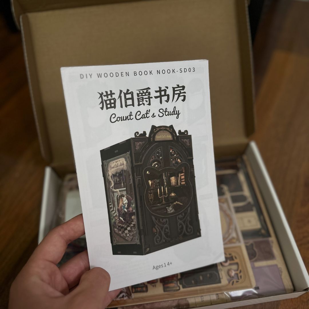 Instrukcja i zawartość — Time Travel DIY book nook (ikonka)