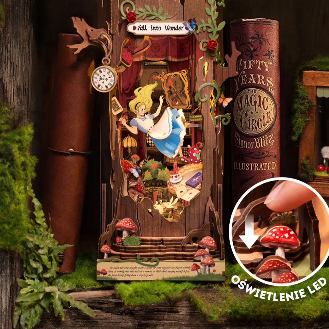 Book nook Alicja w Krainie Czarów z włączonym oświetleniem LED USB-C