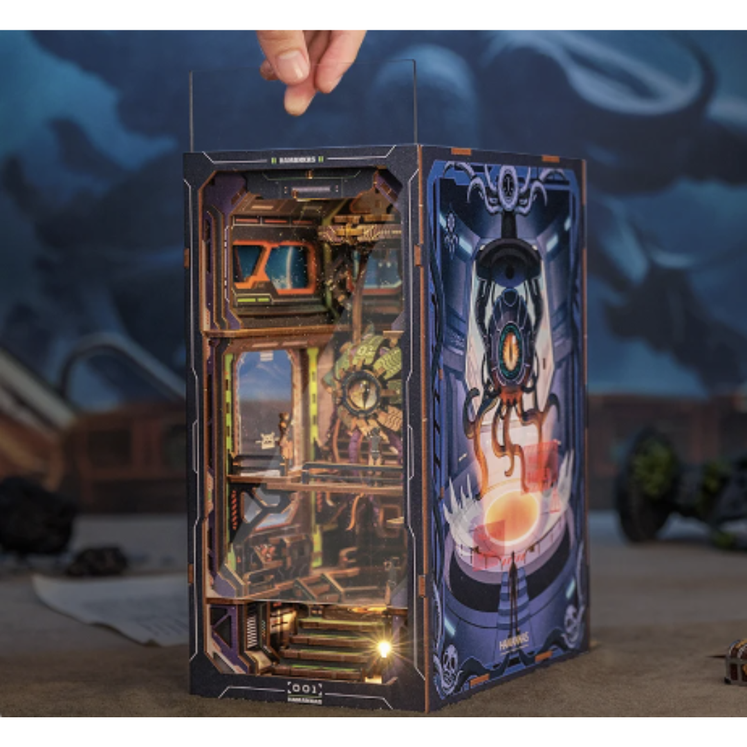 Osłona przeciwkurzowa do Book Nook Oko – ochrona miniaturowego domku