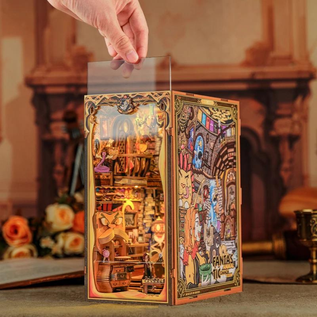 Osłona przeciwkurzowa – ochrona miniaturowego domku Book Nook Fantastyczne Zwierzęta